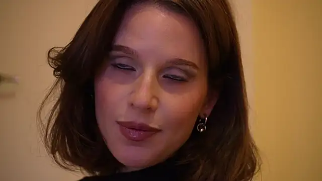 Snapshot of ellaa91 chatting on June 2026 05:58:01 PM ellaa91 online show from June 2026 05:58:01 PM