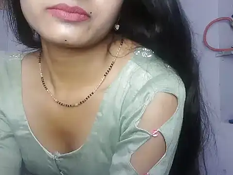 ROSE GOLDE online show from May 2026 03:08:02 PM
