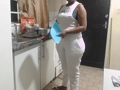 Snapshot of CouplesX96xx chatting on November 2025 04:53:01 PM CouplesX96xx online show from November 2025 04:53:01 PM