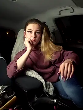 Melly4You online show from March 2026 06:41:01 PM