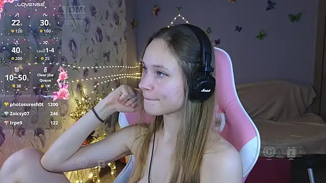 Armurra15 online show from April 2026 06:10:01 PM