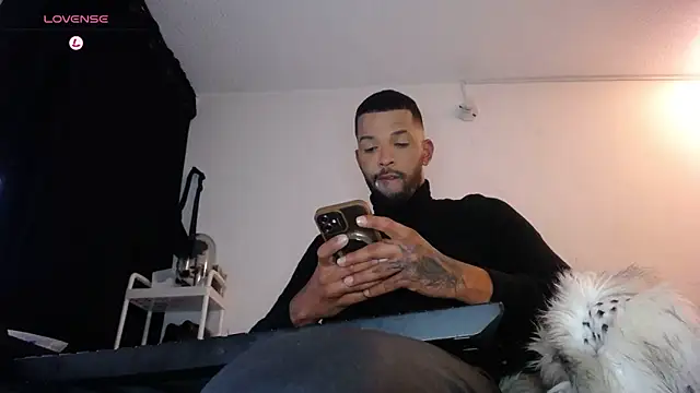 LickMyInk online show from December 2025 04:29:01 AM