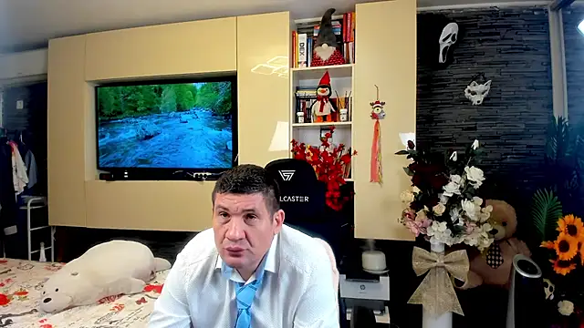 SpartacusDaddy48 online show from April 2026 08:42:02 PM