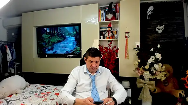 SpartacusDaddy48 online show from April 2026 07:49:01 PM