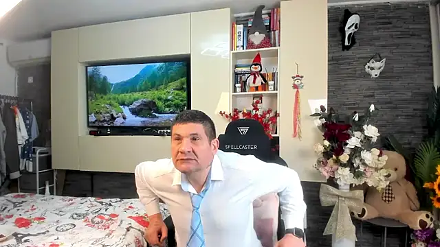 SpartacusDaddy48 online show from April 2026 05:05:02 PM