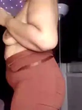 sweetnjuicyyy online show from November 2025 04:12:01 AM