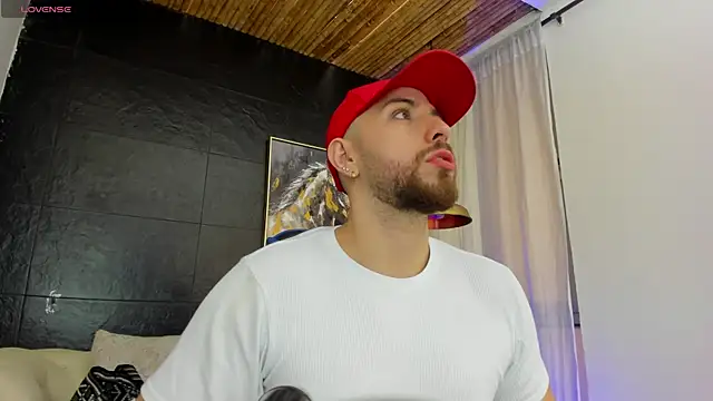 Maximo Wolff online show from October 2025 08:00:02 PM