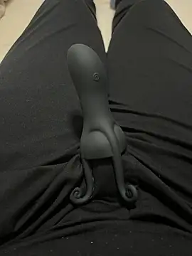 Snapshot of I_SHO0106 chatting on December 2025 10:24:01 AM I SHO0106 online show from December 2025 10:24:01 AM