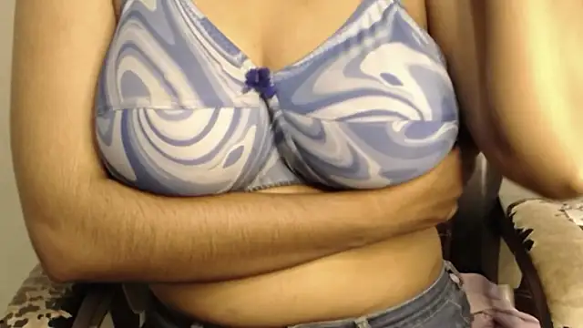 campornlive71 online show from December 2025 12:23:02 PM