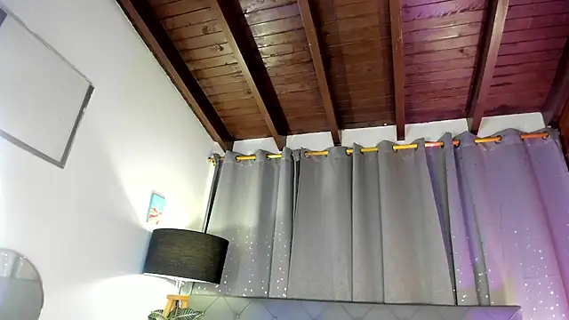 Snapshot of EmaaaBrown_ chatting on September 2025 05:20:02 AM EmaaaBrown online show from September 2025 05:20:02 AM