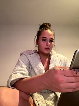 LollyLove  online show from November 2025 07:02:02 PM