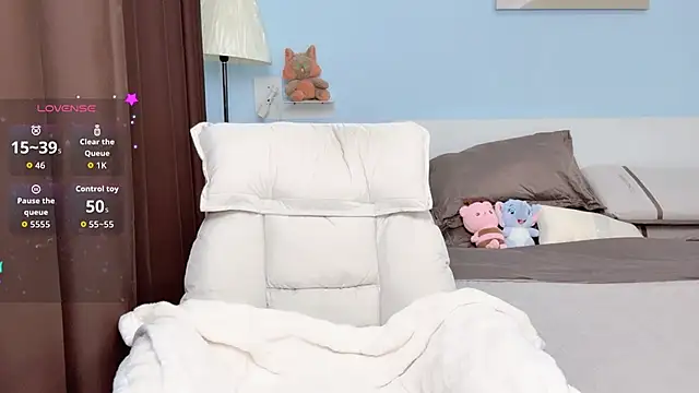 ViViennepp online show from October 2025 06:30:01 PM