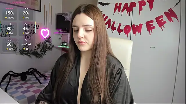 LiaWoow online show from October 2025 06:43:02 AM