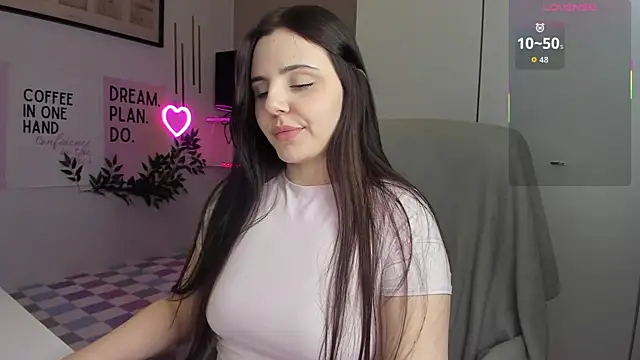 LiaWoow online show from January 2026 02:43:02 PM