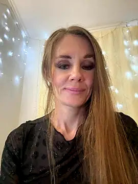 LucieMack online show from October 2025 08:02:02 PM