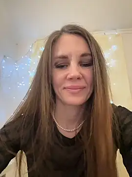 LucieMack online show from November 2025 03:45:01 PM