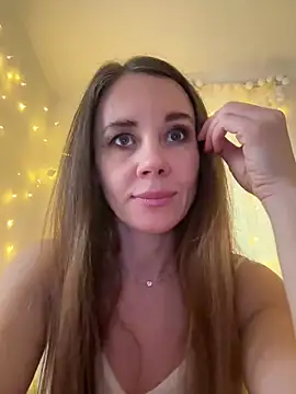 LucieMack online show from February 2026 01:20:02 PM