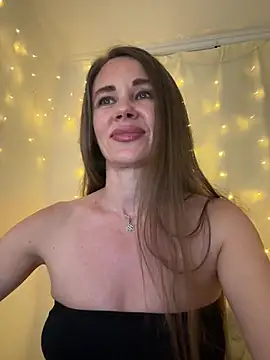 Snapshot of LucieMack chatting on July 2026 06:22:02 PM LucieMack online show from July 2026 06:22:02 PM