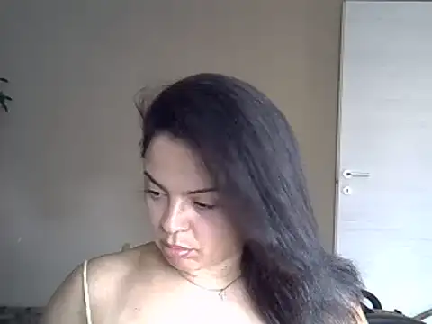 ITALIANASISIXX online show from June 2026 07:02:01 AM