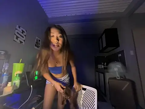 PinayLina18 online show from April 2026 01:46:02 PM