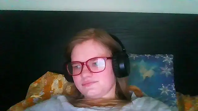 Moonolighta online show from May 2026 01:49:02 PM