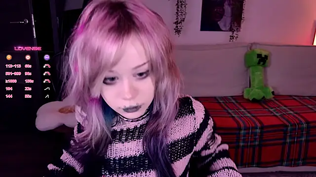 Lollyshy online show from November 2025 10:32:01 AM