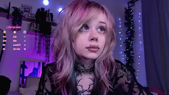 Lollyshy online show from December 2025 09:49:01 AM