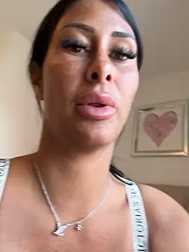 AriannaIsabellax online show from April 2026 11:05:01 AM