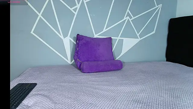 karlamoon23 online show from March 2026 09:32:01 PM