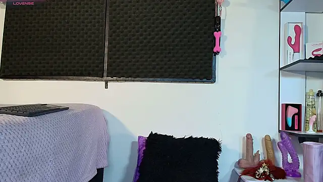 karlamoon23 online show from March 2026 08:52:02 PM