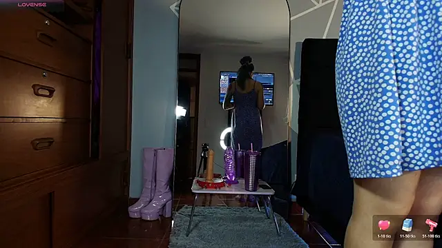 karlamoon23 online show from April 2026 06:27:01 PM