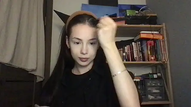 Yuna5343 online show from November 2025 08:09:01 PM