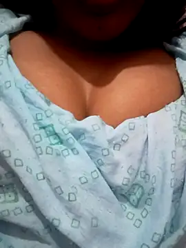 kaviyaponnu0987 online show from December 2025 09:33:01 PM