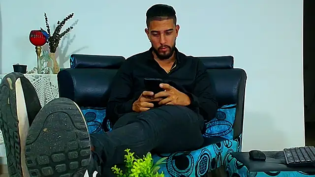 Snapshot of DaveSoldier chatting on October 2025 04:20:02 AM DaveSoldier online show from October 2025 04:20:02 AM