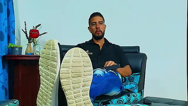 Snapshot of DaveSoldier chatting on October 2025 04:23:02 AM DaveSoldier online show from October 2025 04:23:02 AM