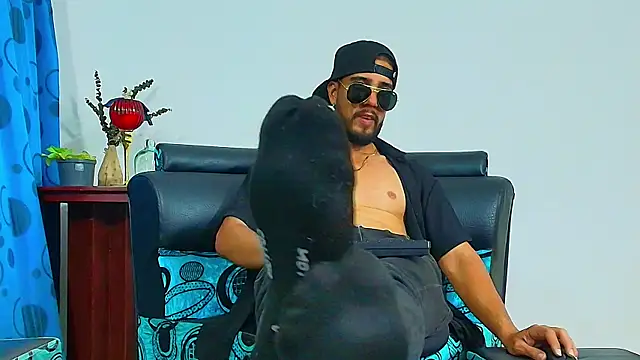 Snapshot of DaveSoldier chatting on October 2025 04:04:01 AM DaveSoldier online show from October 2025 04:04:01 AM