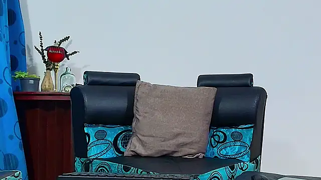 Snapshot of DaveSoldier chatting on October 2025 04:37:01 AM DaveSoldier online show from October 2025 04:37:01 AM