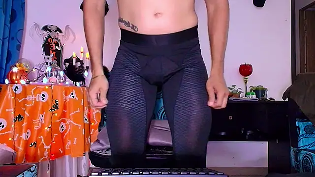 Snapshot of DaveSoldier chatting on November 2025 04:33:02 AM DaveSoldier online show from November 2025 04:33:02 AM