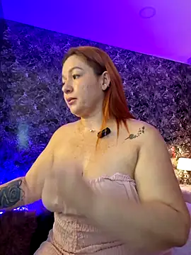 Snapshot of Bigass_curvy chatting on October 2025 02:20:02 AM Bigass curvy online show from October 2025 02:20:02 AM