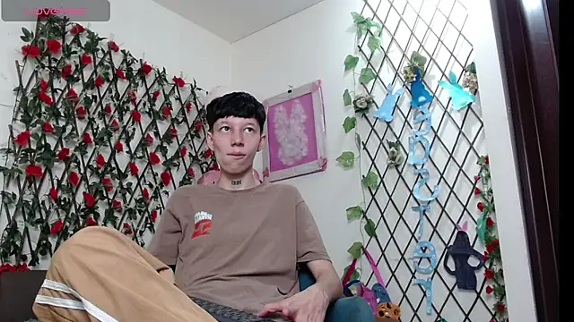 LiamBrown09 online show from April 2026 07:48:01 PM