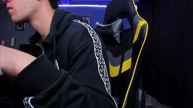 alexgiraldo   online show from October 2025 09:49:01 AM