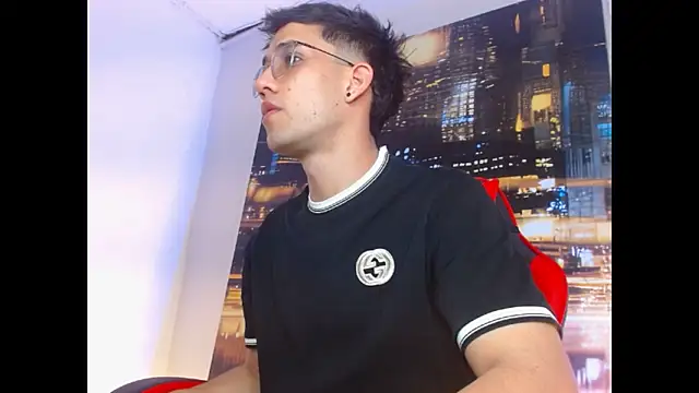 Snapshot of alexgiraldo__ chatting on March 2026 12:06:01 AM alexgiraldo online show from March 2026 12:06:01 AM