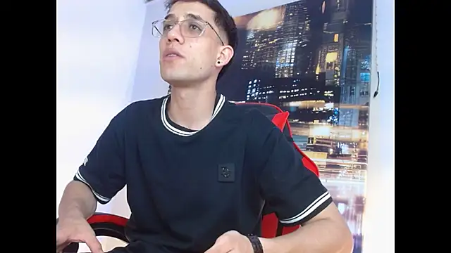 Snapshot of alexgiraldo__ chatting on March 2026 05:18:01 PM alexgiraldo online show from March 2026 05:18:01 PM