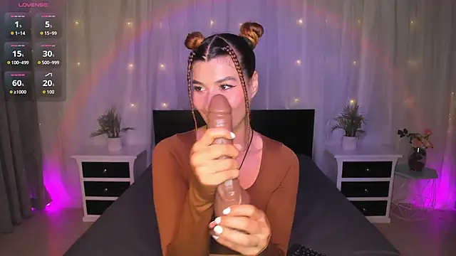 Evolet Bee online show from October 2025 01:34:02 PM