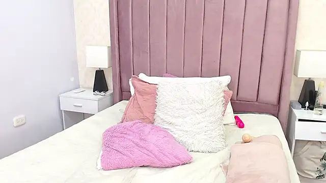 AriannaAdames online show from April 2026 07:58:01 PM