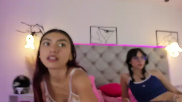 Naughty Couple83 online show from November 2025 07:48:02 PM