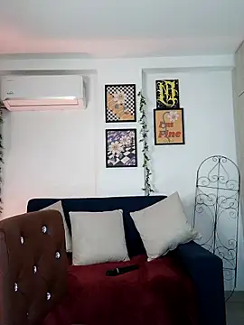 mishelkrave  online show from October 2025 01:25:01 AM