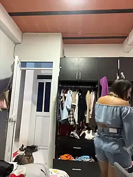 Snapshot of emilysofiia chatting on October 2025 11:17:01 PM emilysofiia online show from October 2025 11:17:01 PM