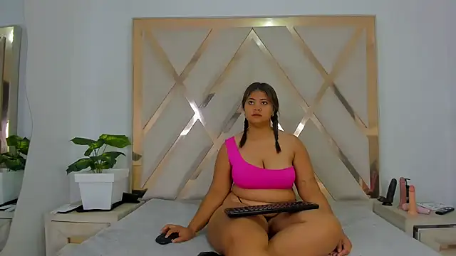 arielasm online show from March 2026 12:01:01 PM