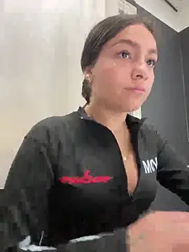 Snapshot of Alyha_Cortes chatting on September 2025 01:04:01 PM Alyha Cortes online show from September 2025 01:04:01 PM